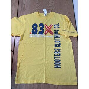 New Mens Vintage Hooters Surfboard 🏄 Tshirt from Chicago Yellow size Medium